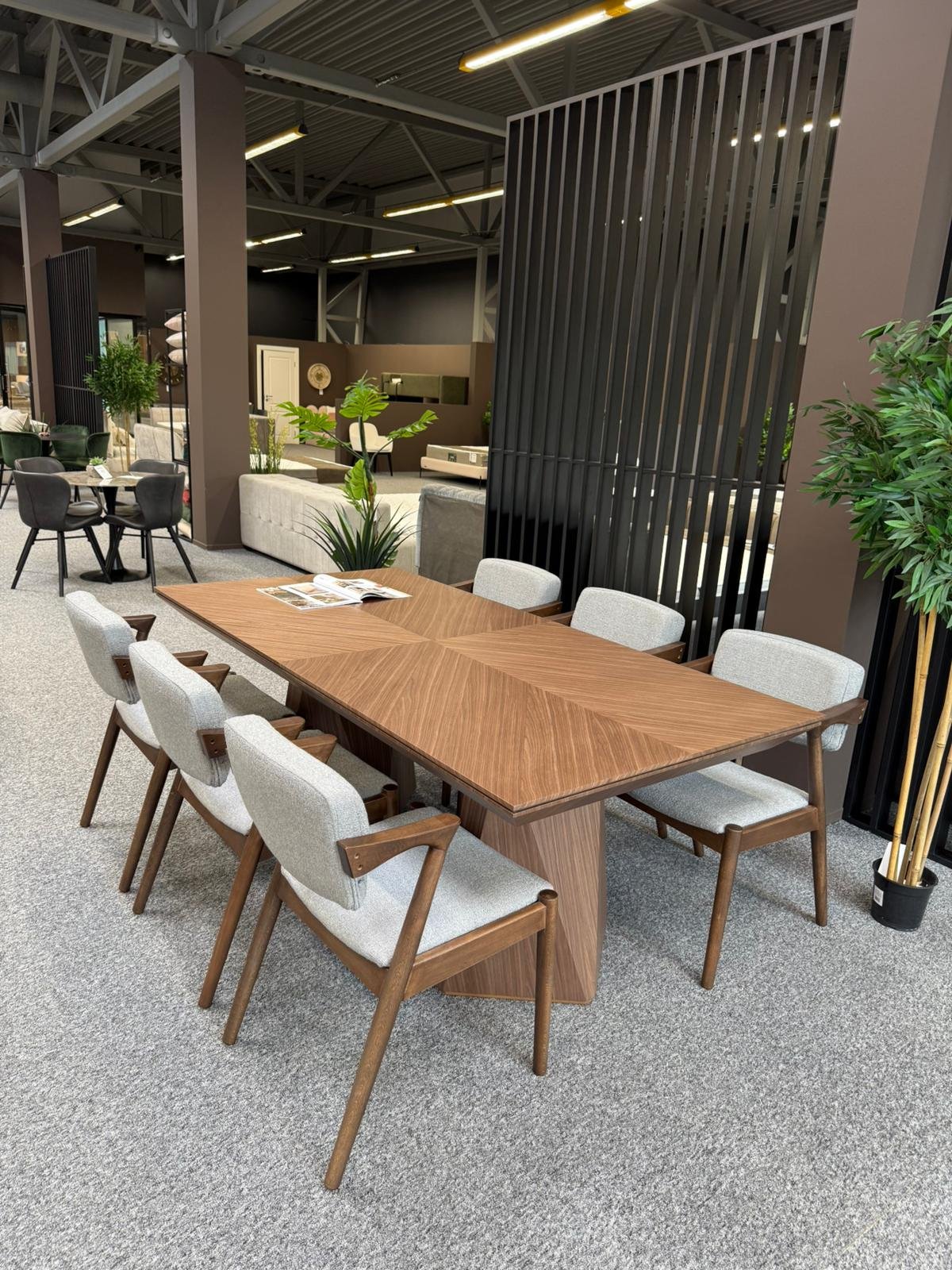 Diamond american walnut fishbone