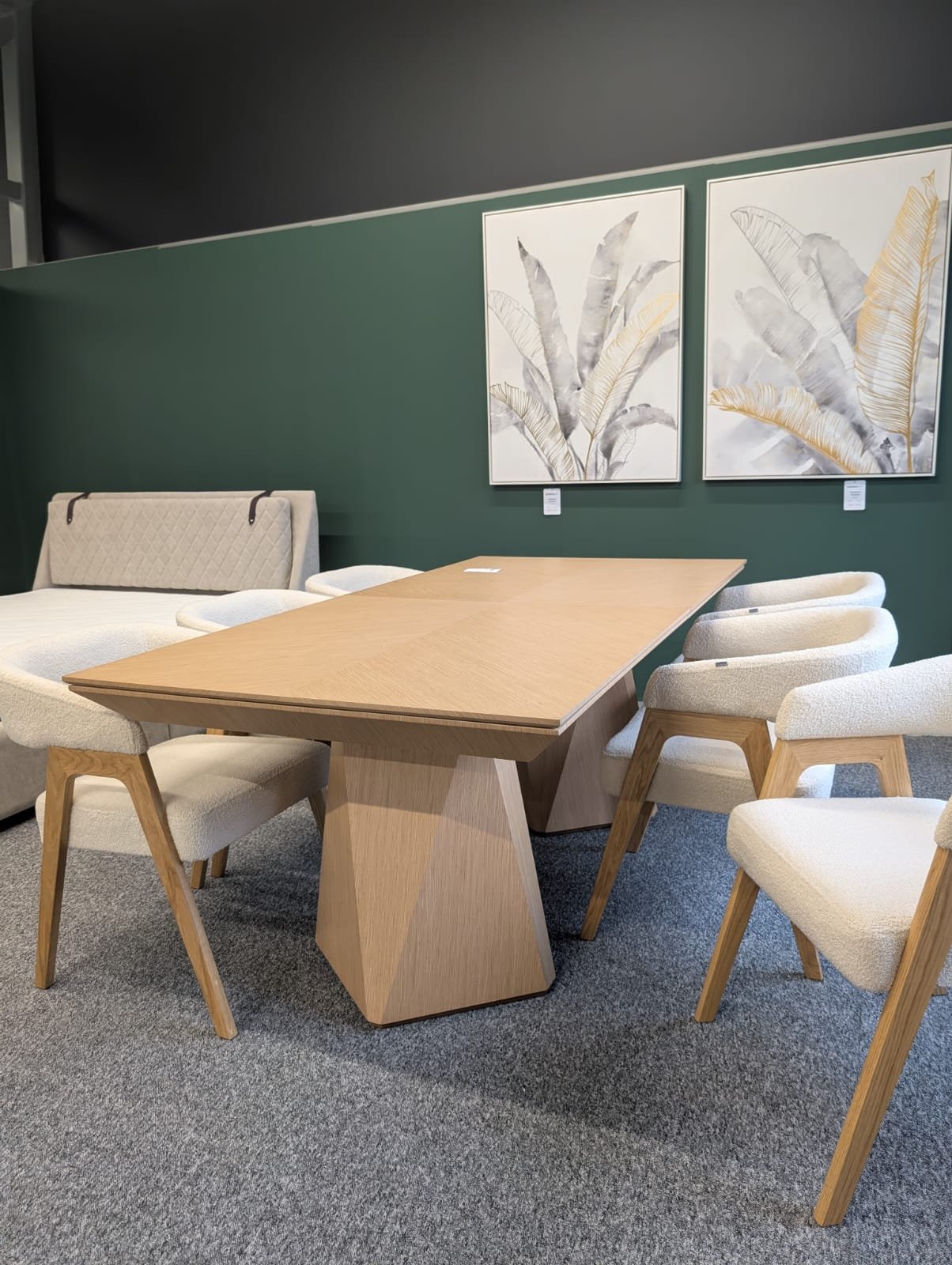 Diamond Oak fishbone venner