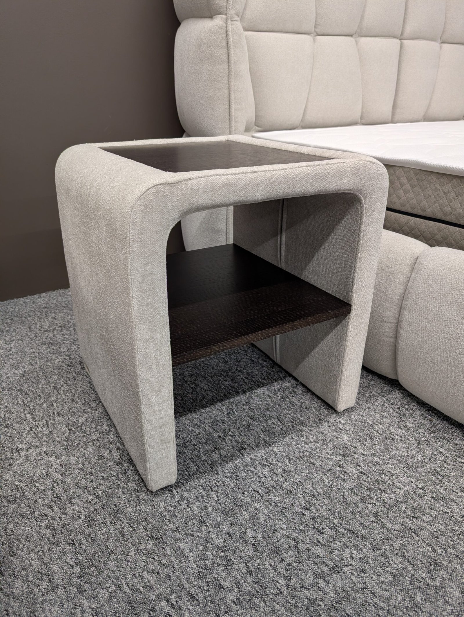 BONA Naktinis Staliukas Pilkas