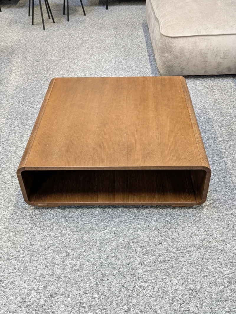 CRUSE Kavos staliukas Rudas