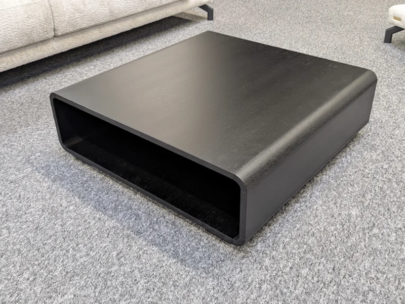 CRUSE Kavos staliukas Juodas